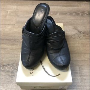 Kim Rogers Black Clogs "Gina"